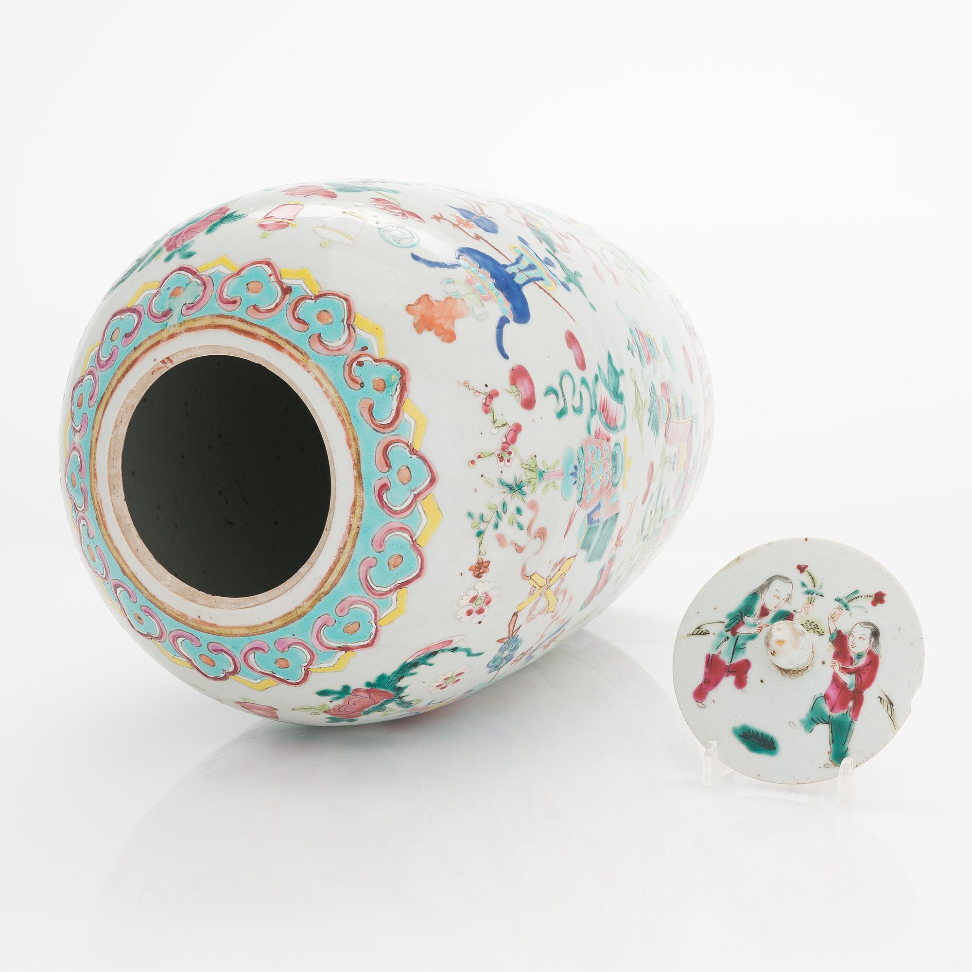 A famille rose vase, Qing dynasty, circa 1900.