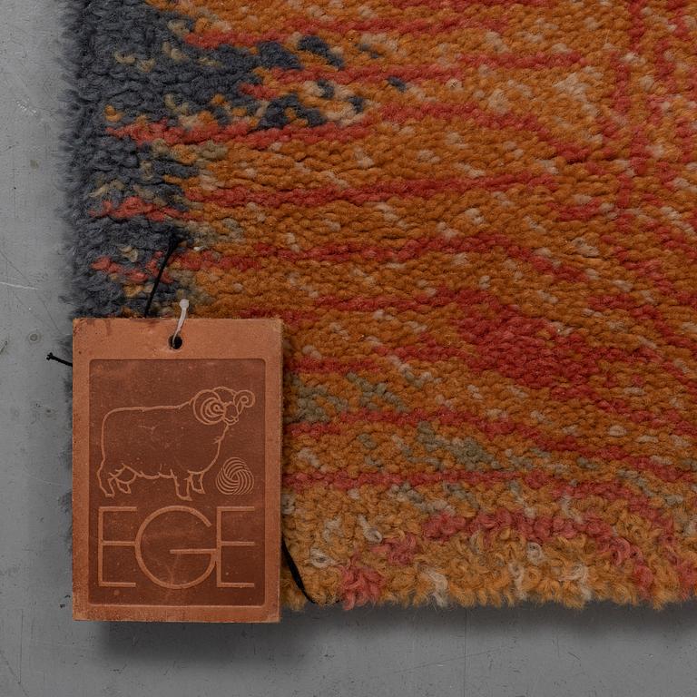 A Paul Klee rug, Florentinisches villenviertel”. Machine made pile. 202 x 141 cm. After a work of Art by Paul Klee from.