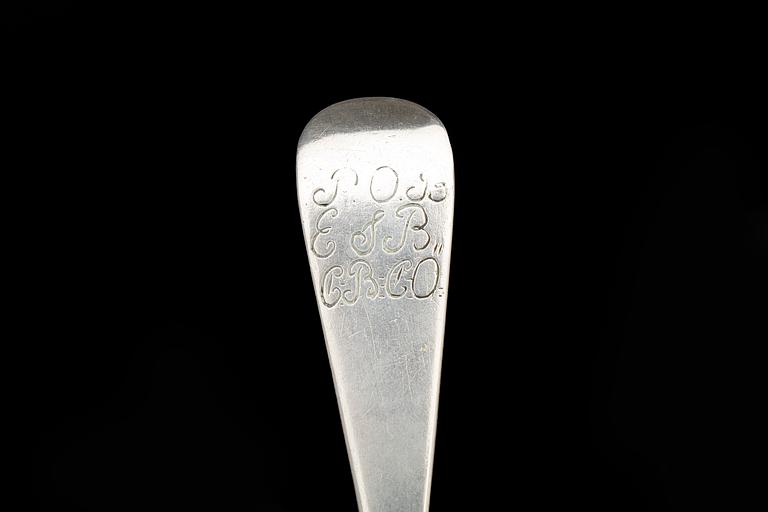 SKEDAR, 10 st, silver, 1700-tal. Bl a Jöns Holmberg 1750-1775 Ängelholm. Tot vikt ca 462g.