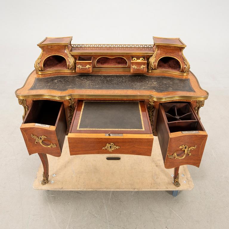 Desk in the Louis XV style, first half of the 20th century.