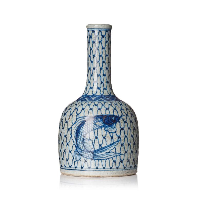 Vas, porslin. Qingdynastin, 1800-tal eller äldre.