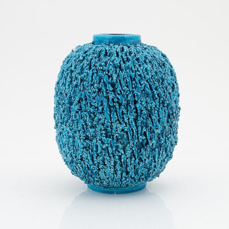 Gunnar Nylund, vas, chamotterat stengods, "Igelkottsvasen", Rörstrand.