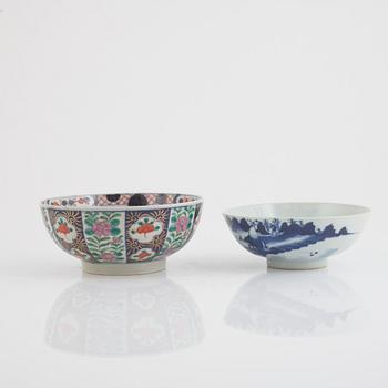 Two porcelain bowls, an urn and a vase, China, 19th-20th century.