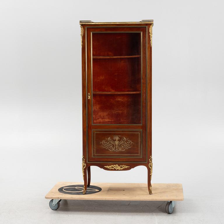 A Louis XVI style display cabinet, first part of the 20th Century.