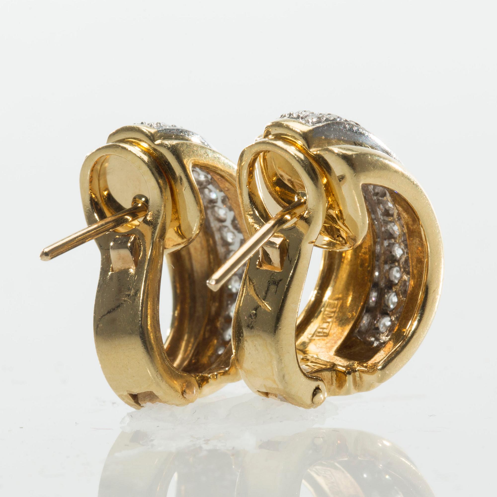 ÖRHÄNGEN, 18 k guld samt vitguld med diamanter ca 0.50 ct. Caroli Juvel, Malmö. Vikt ca 11 g.