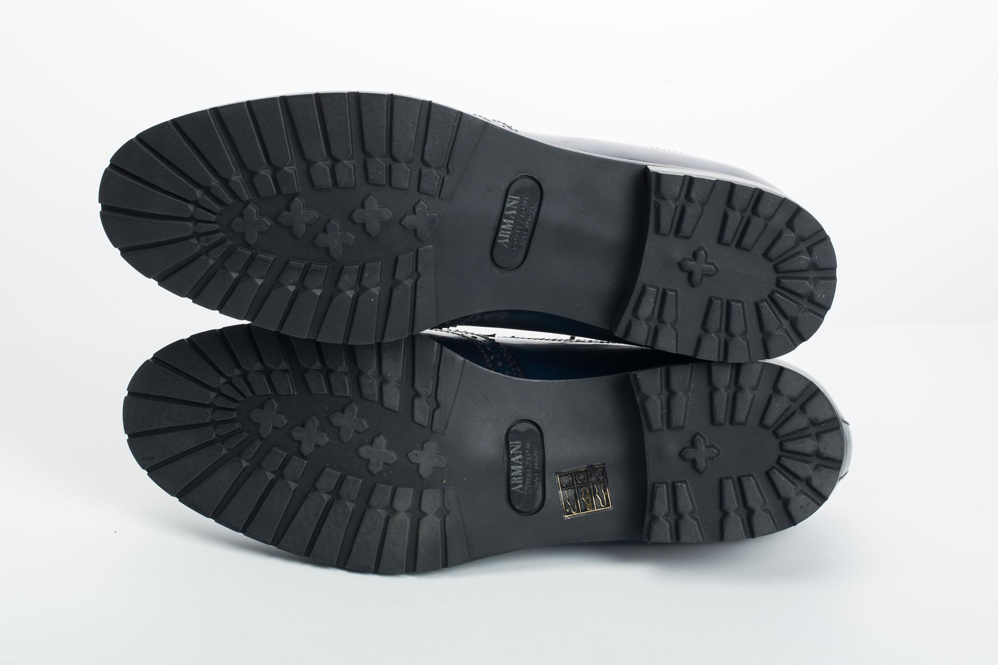 SKOR, Armani.
