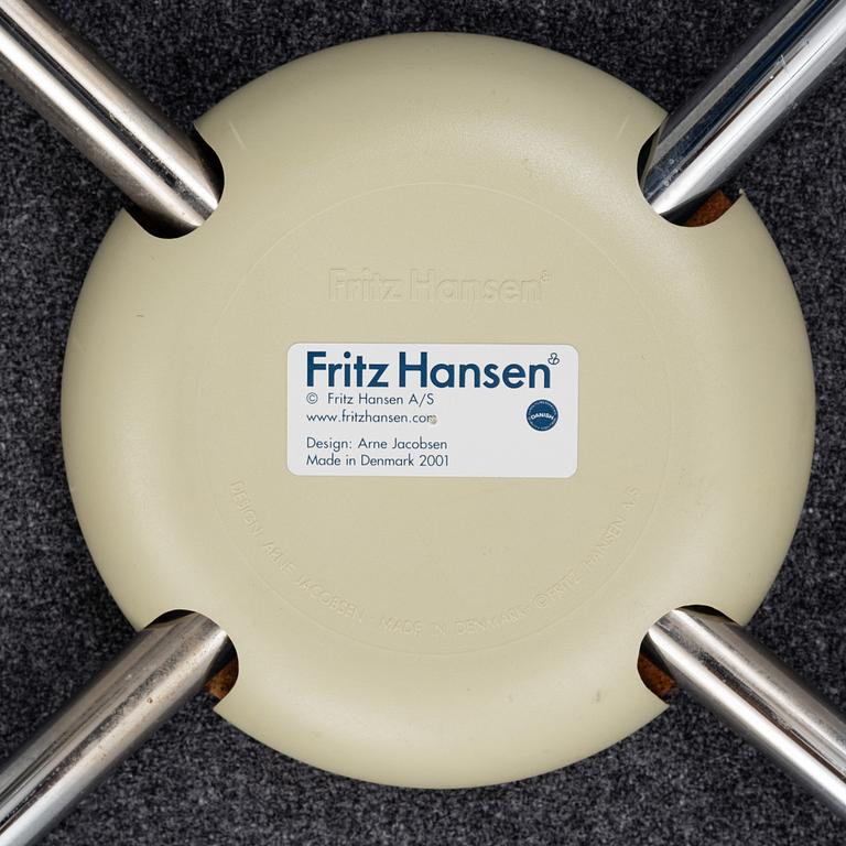 Arne Jacobsen, eight chairs, 'Serie 7', Fritz Hansen 2001.