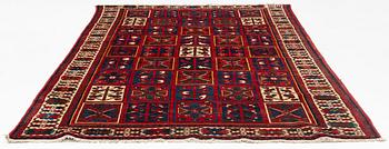 A semi-antique, Chahar Mahal/Bakhtiari carpet, approximately 318 x 205 cm.