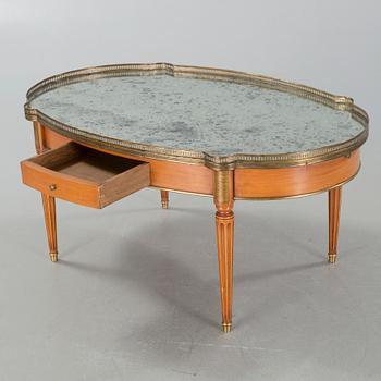 A sofa table from the second half of the 20th century.