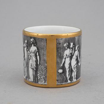 KOPP, Fornasetti, Milano, omkring 1900-talets mitt.
