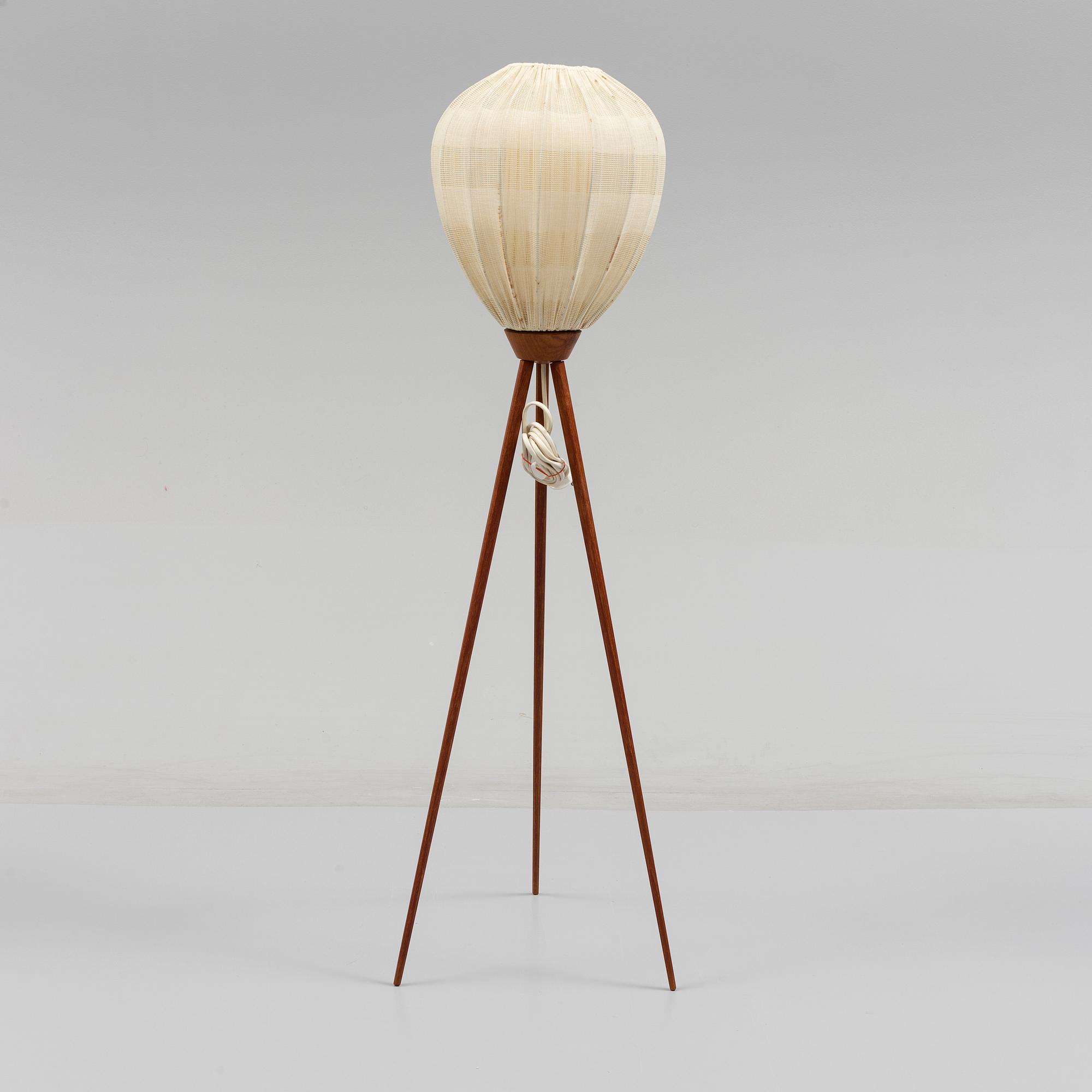 GOLVLAMPA, teak, 1950/60-tal.