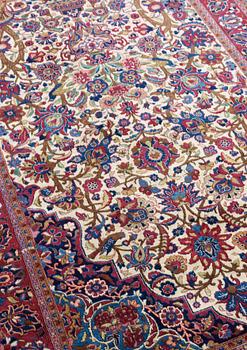 SEMI-ANTIQUE SILK KASHAN. 202 x 138,5 cm.