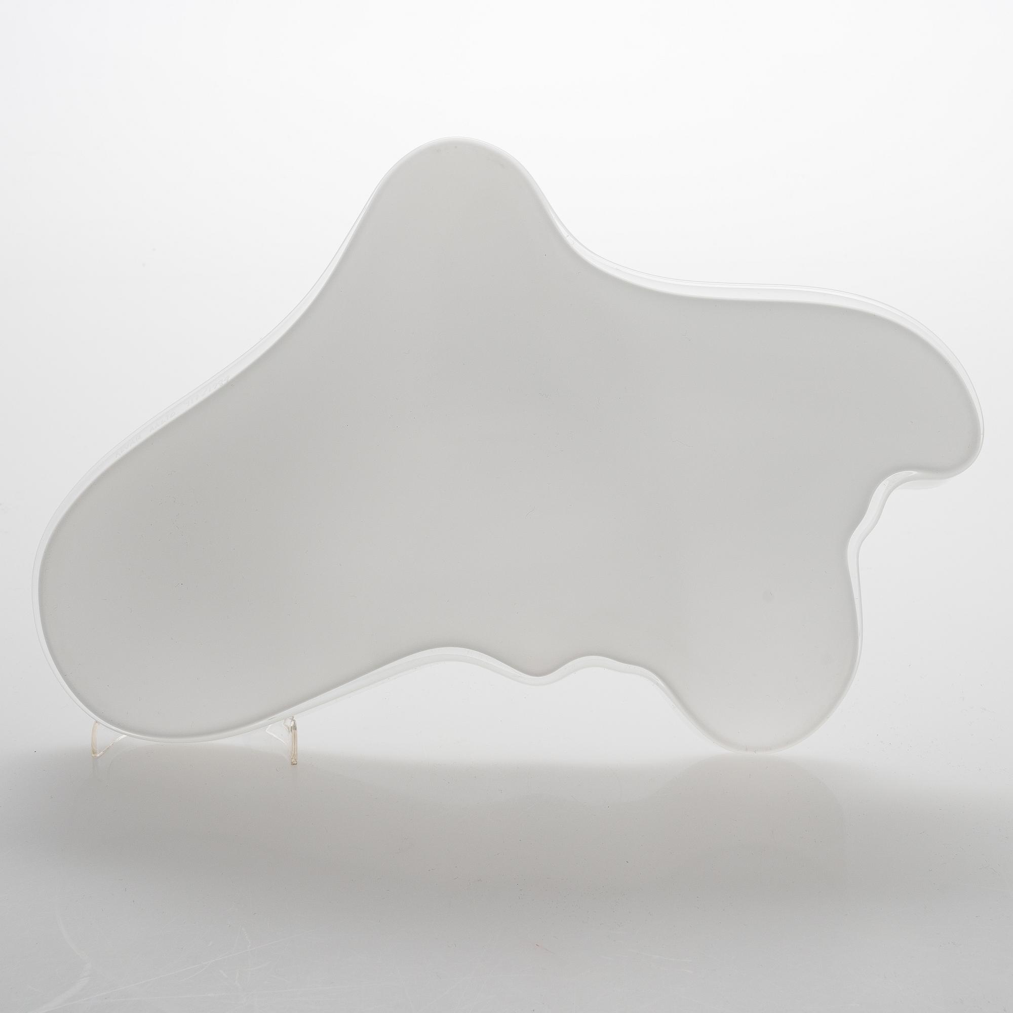 Alvar Aalto a '3028' dish signed Alvar aalto 417/1989.