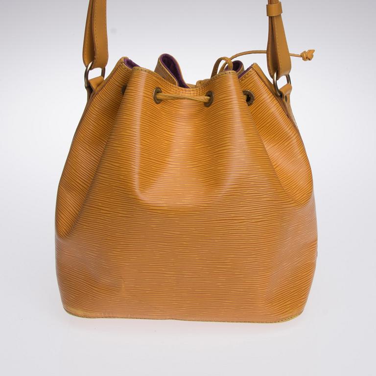 VÄSKA, "Petit Noé", Louis Vuitton.