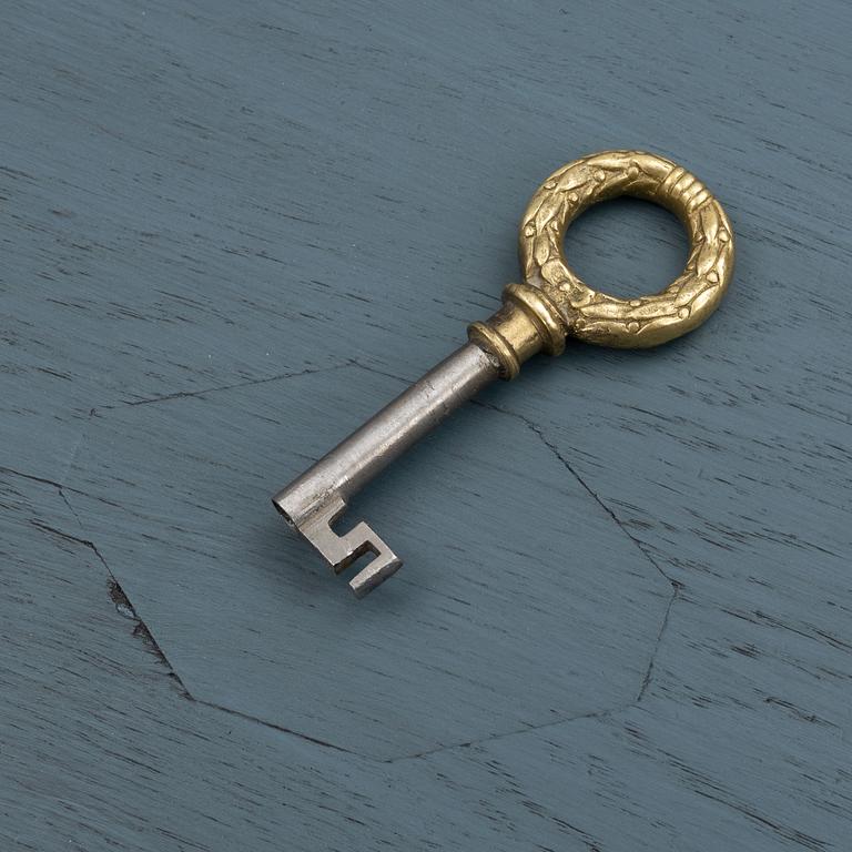 A secretaire, circa 1800.