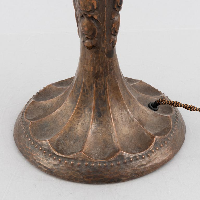 Harald Notini, attributed to. A table lamp, model number 6735, Arvid Böhlmarks Lampfabrik, Stockholm 1919-1928.