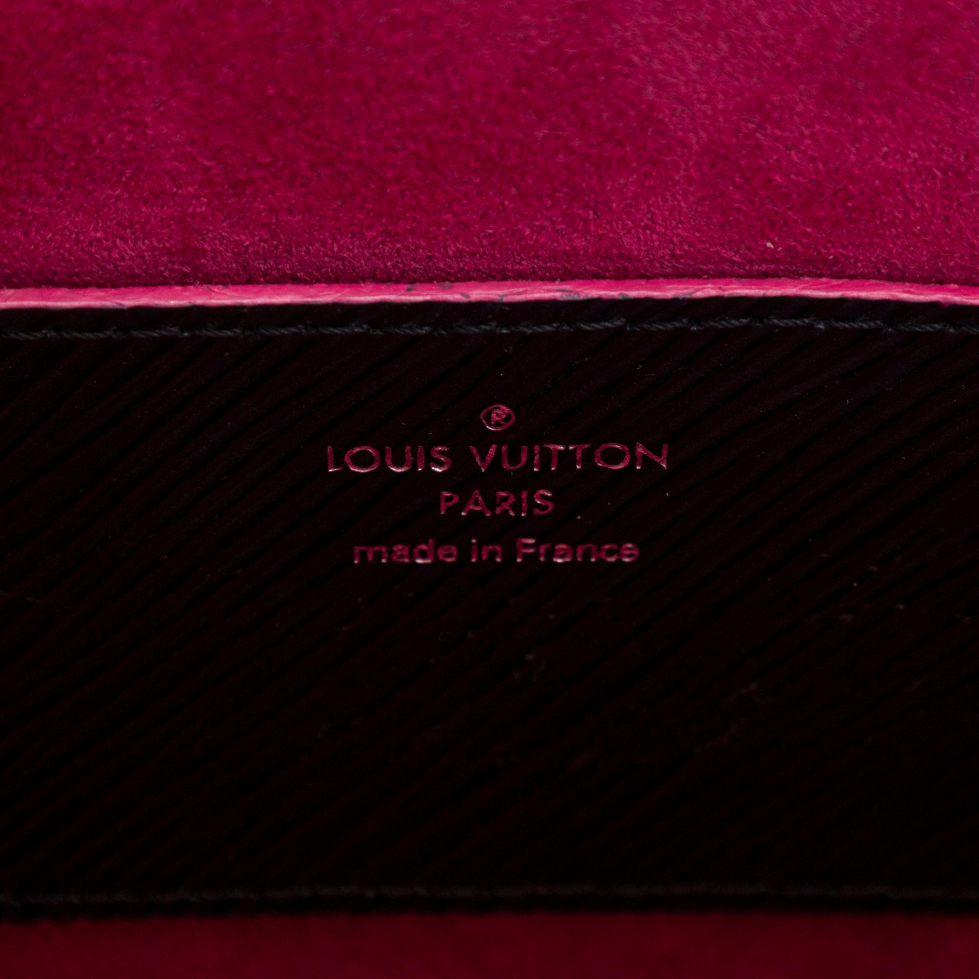 Louis Vuitton, a 'Twist MM Epi' bag.