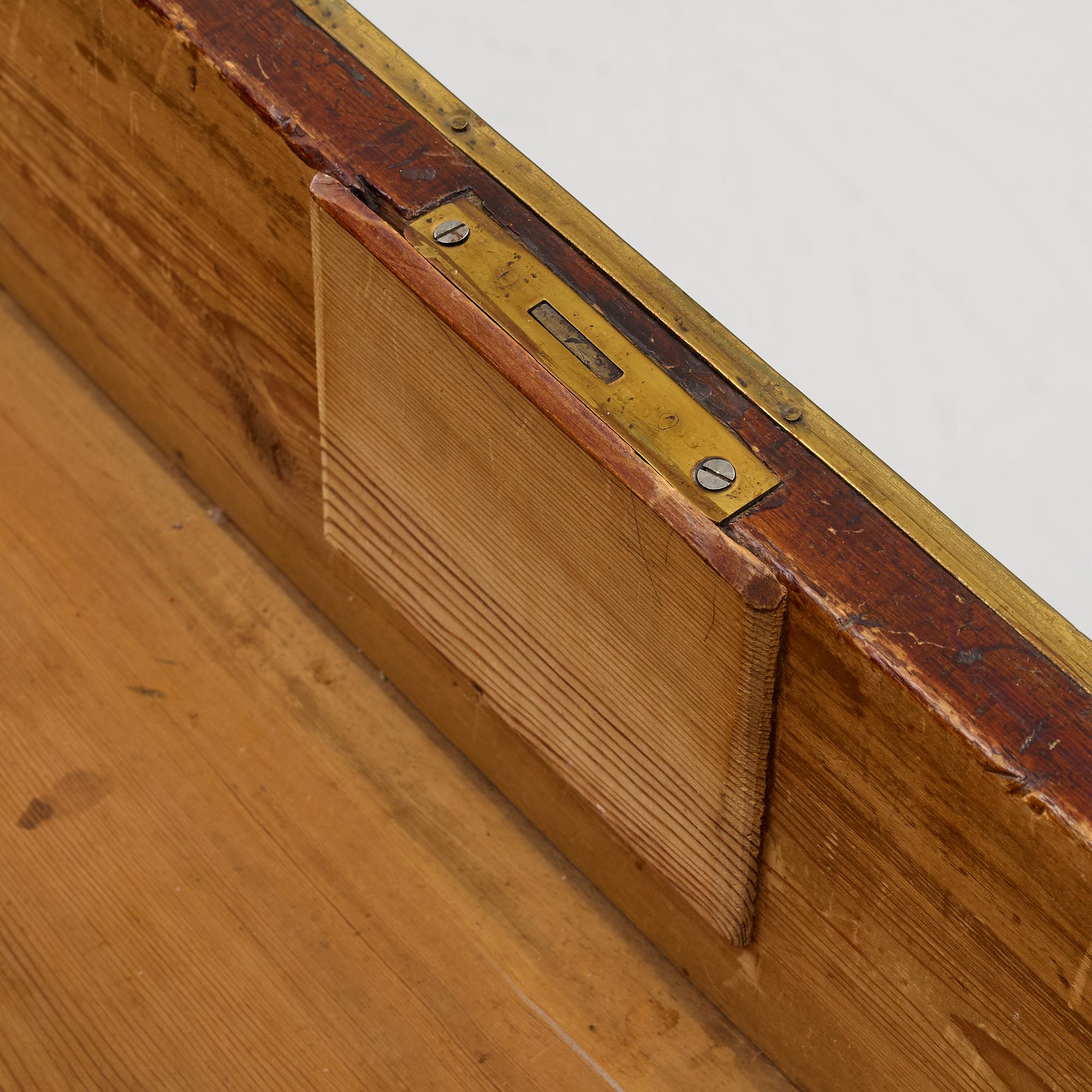 Byrå, sengustaviansk, sent 1700-tal.