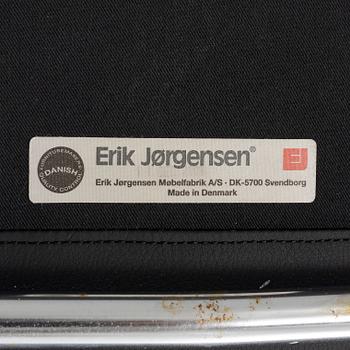 Hans J. Wegner, fåtölj med fotpall, "Ox Chair", EJ-100, Erik Jørgensen Møbelfabrik A/S, Svendborg, Danmark.