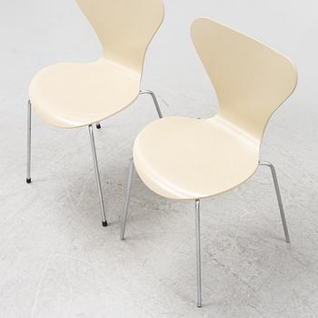 Arne Jacobsen, stolar 6 st, "Sjuan", Fritz Hansen, daterade 2002.