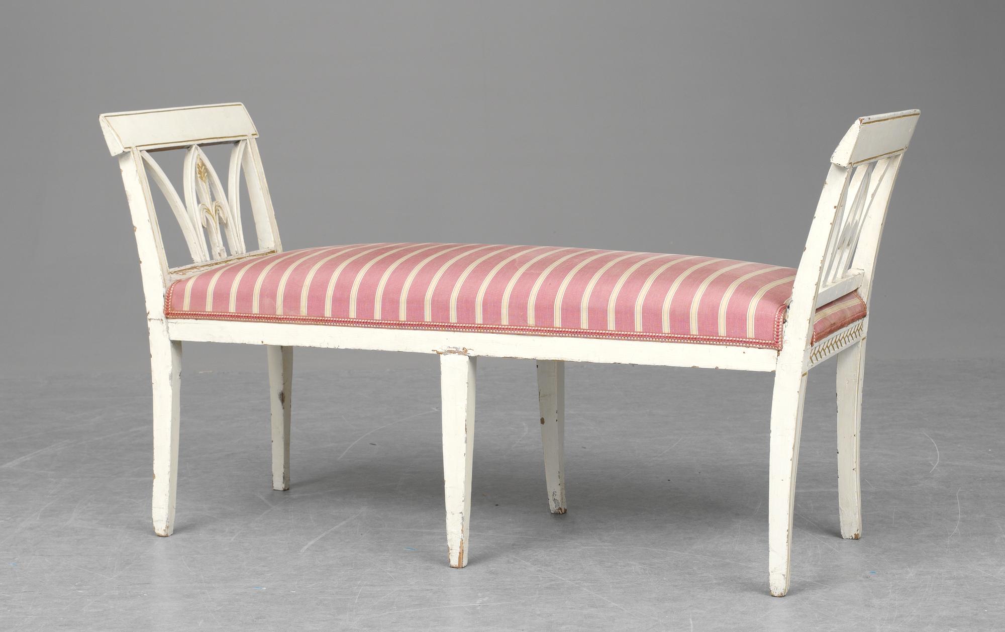 BÄNK. Sengustaviansk, omkring år 1800.