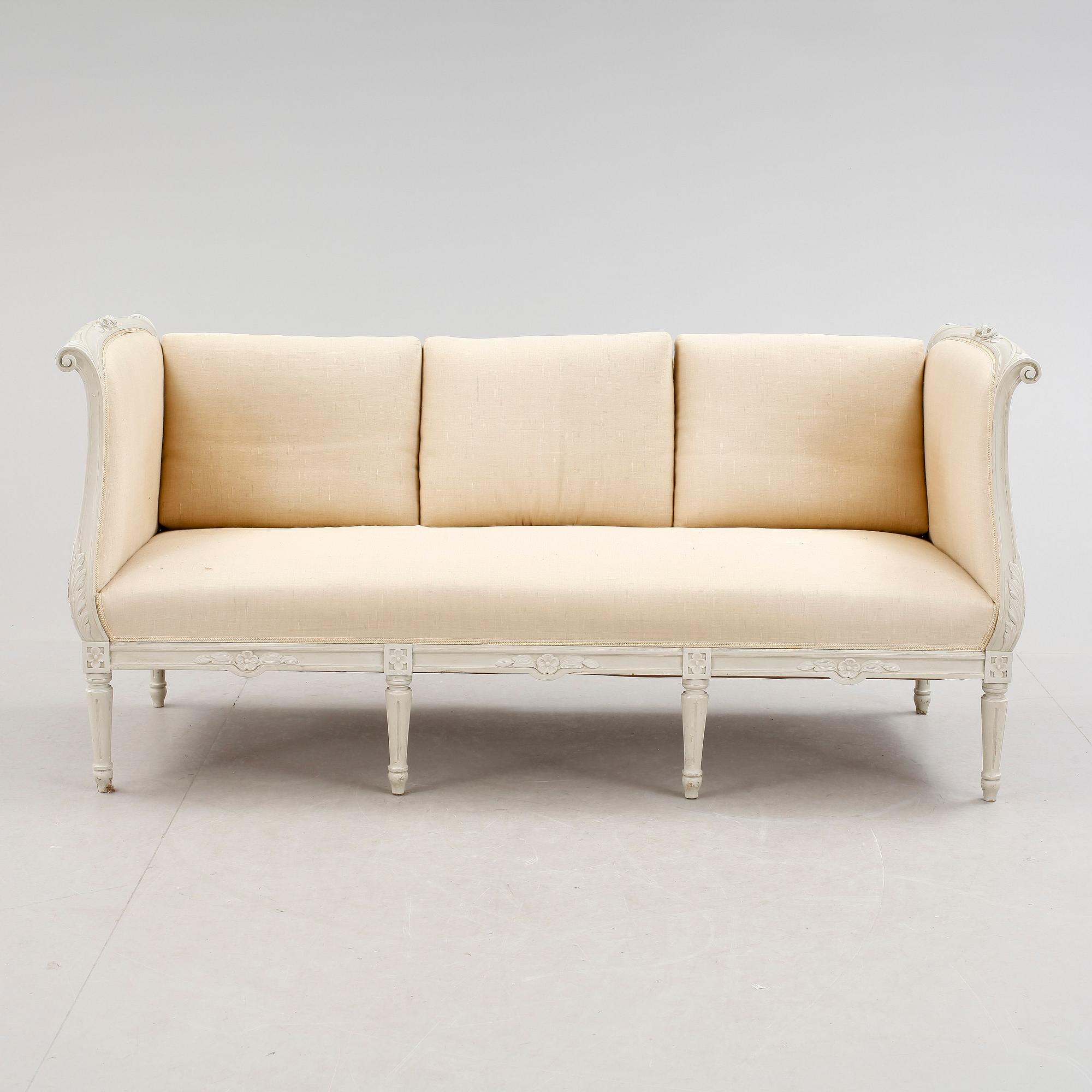 BANKETTSOFFA. Gustaviansk stil, omkr år 1900.
