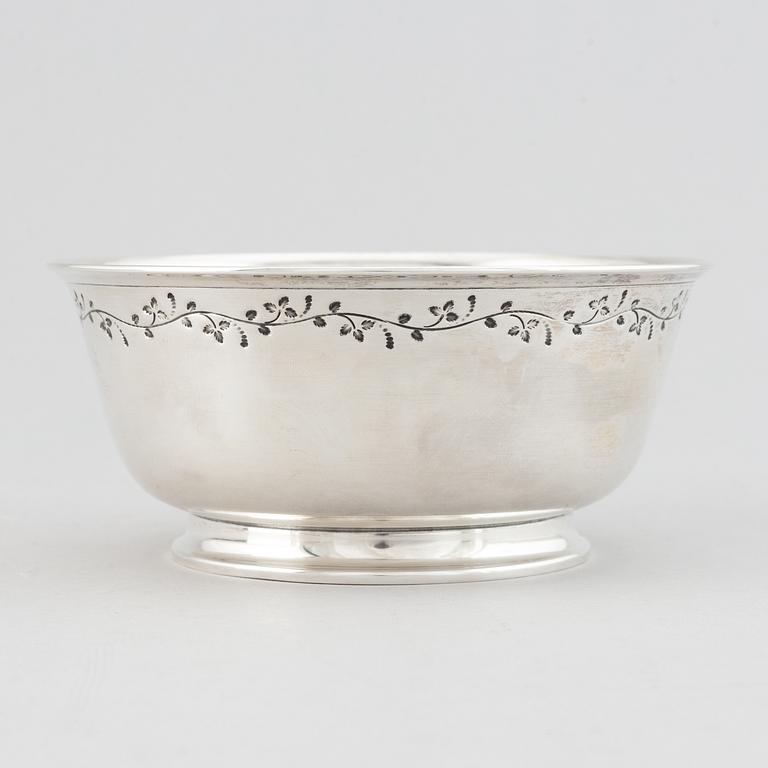 Tore Eldh, a silver bowl, decorated with a border of leafy sprigs, Gothengurg, Sweden, 1950.