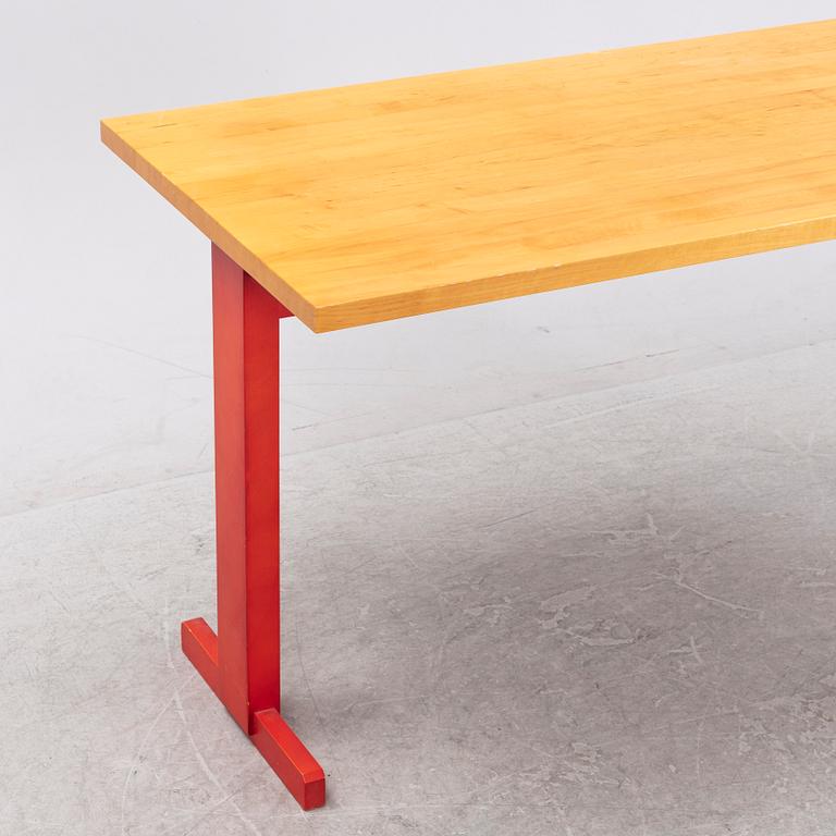 John Kandell, a 'Camilla' dining table, second half of the 20th century.
