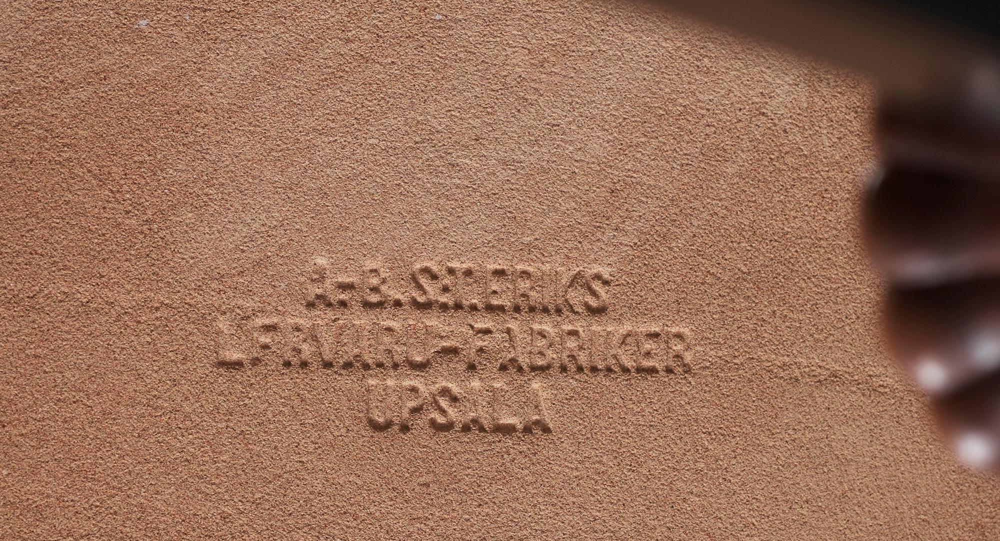 Swedish Grace, a table probably by Svenska Möbelfabrikerna Bodafors and S:t Erik, Upsala 1923.