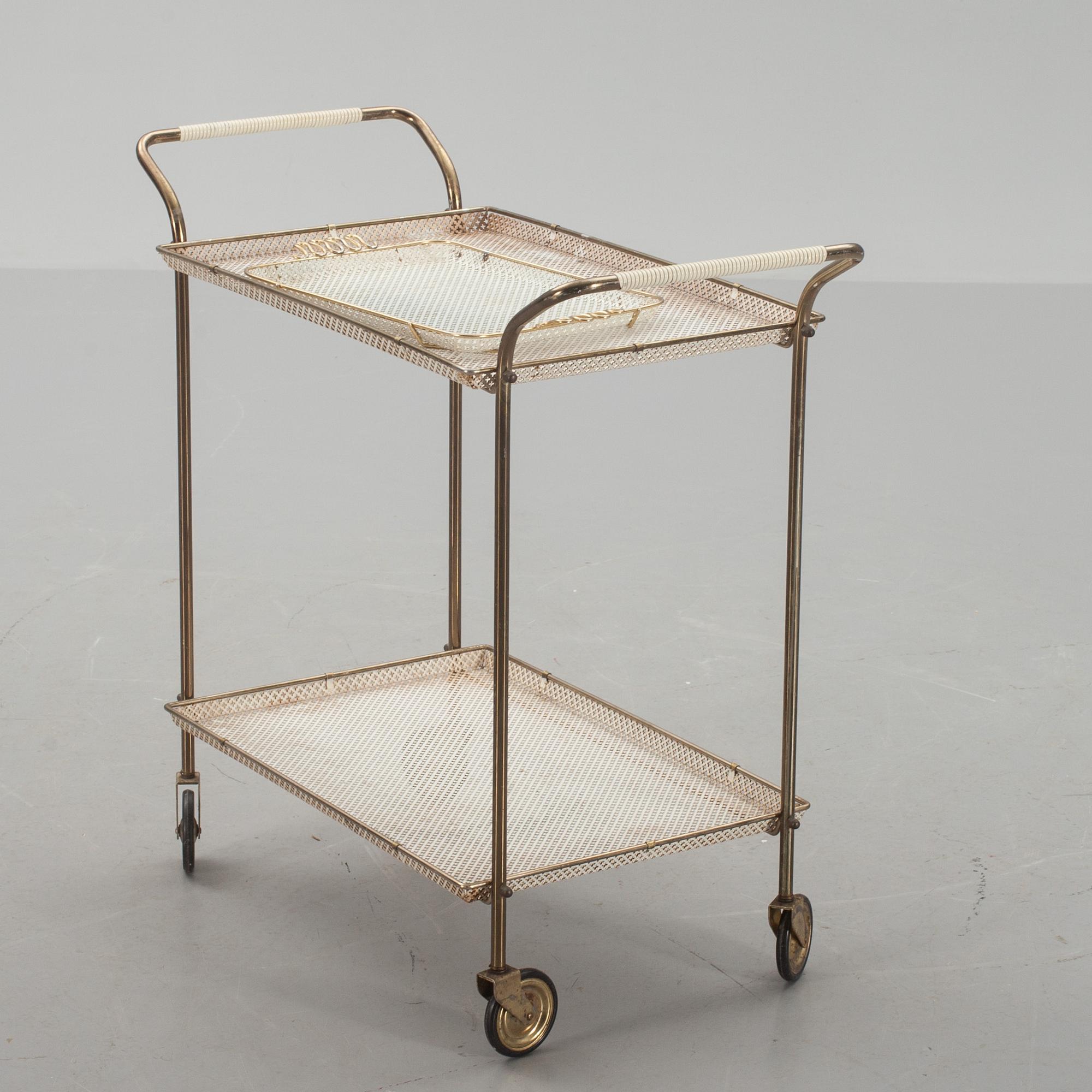 SERVERINGSVAGN, 1900-talets mitt.