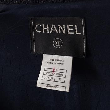 A jacket by CHANEL, in size 36(FR).