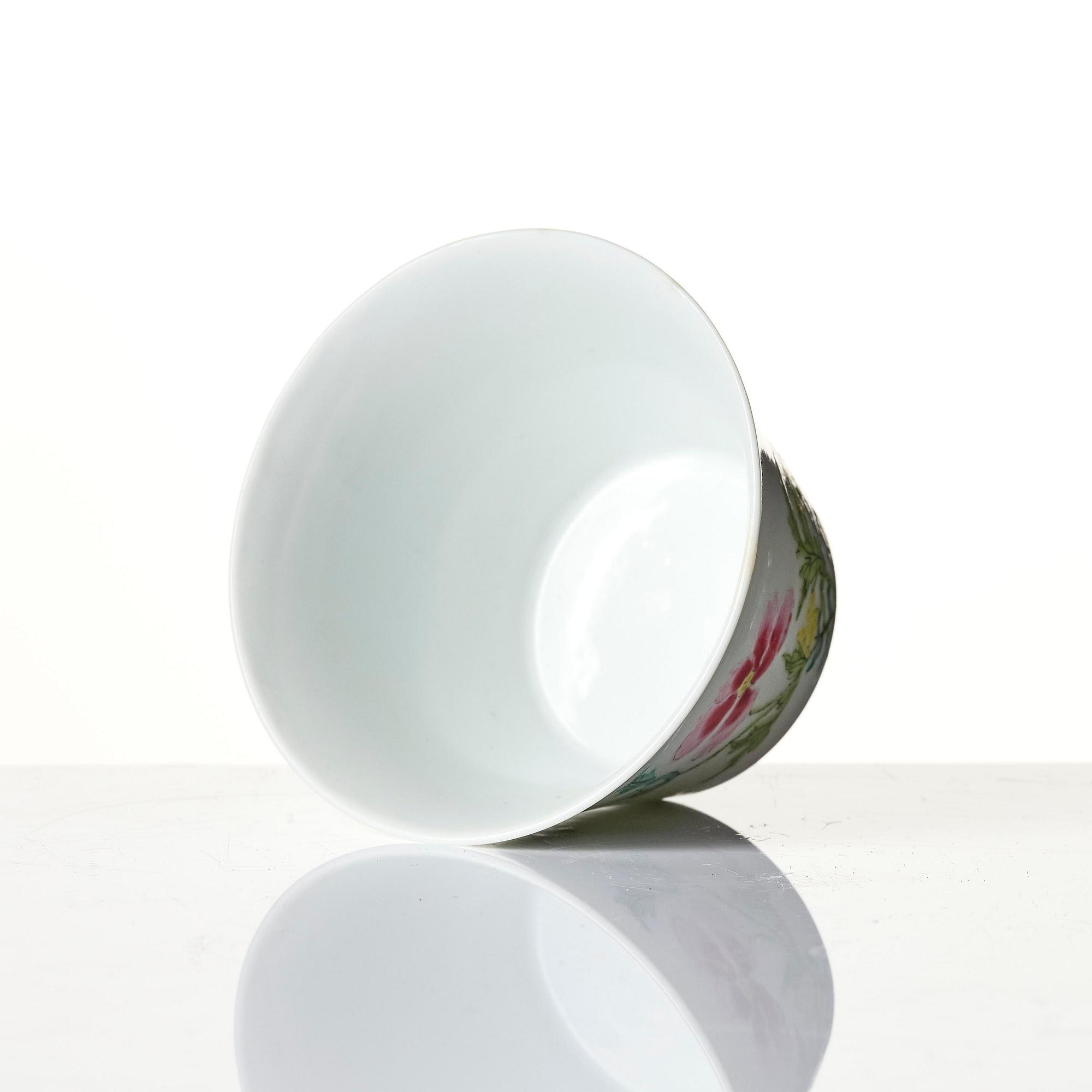 A small famille rose bowl, Qing dynasty, Yongzheng six-character mark and of the period (1723-35).