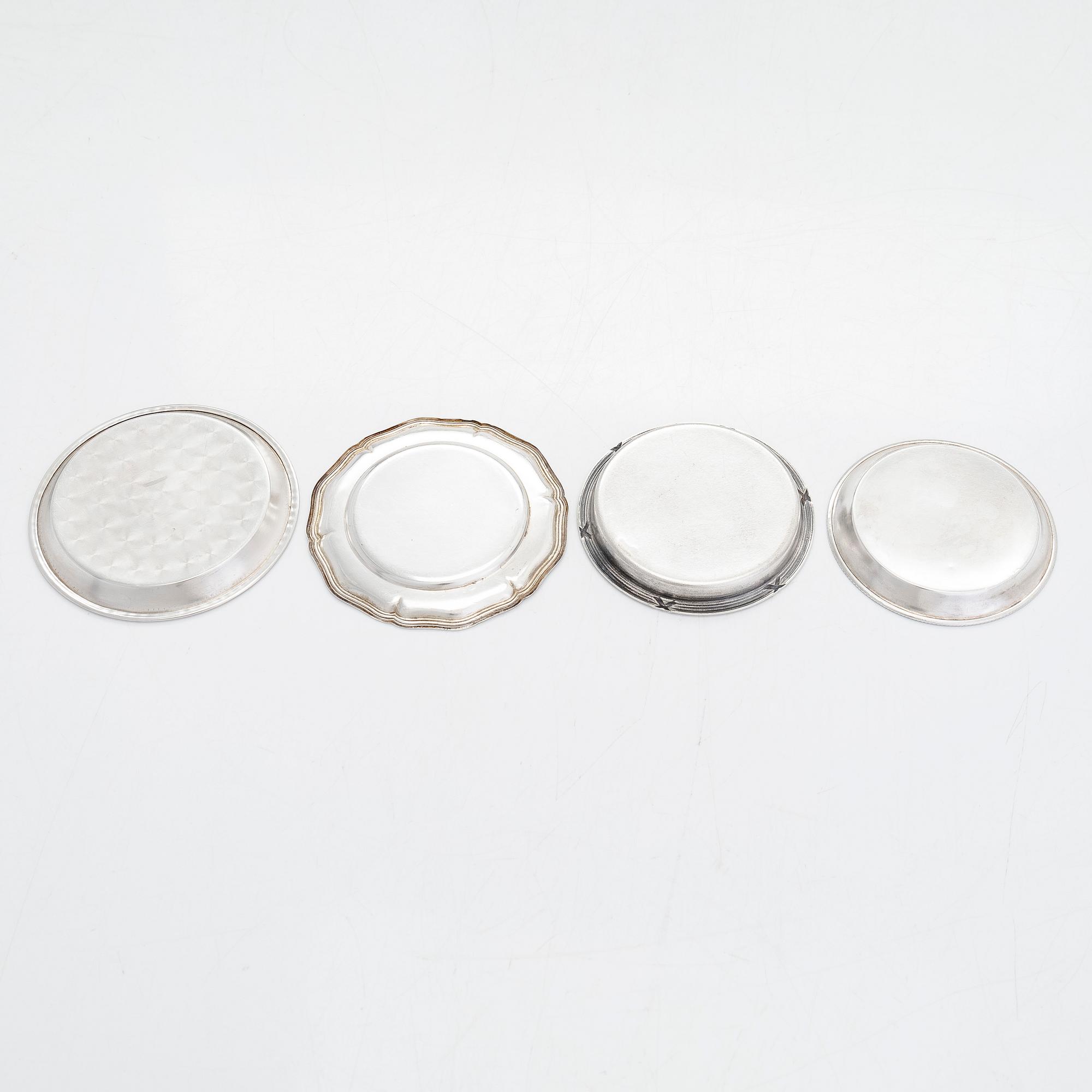 Bägare, 6 st, och glasunderlägg, 13 st, silver, Tavastehus, Åbo och Helsingfors och 1926-48.