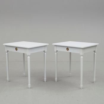 SÄNGBORD, ett par. 1900-talets mitt.