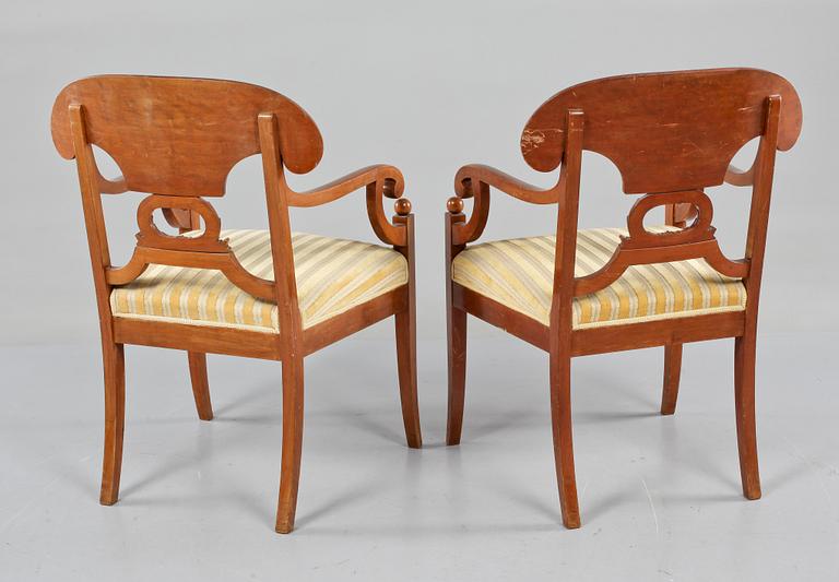 KARMSTOLAR, Karl Johan-stil, 1900-talets första del.