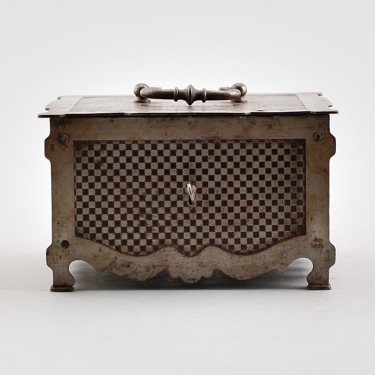 KASSASKRIN, vitmetall, 1800-talets första hälft.