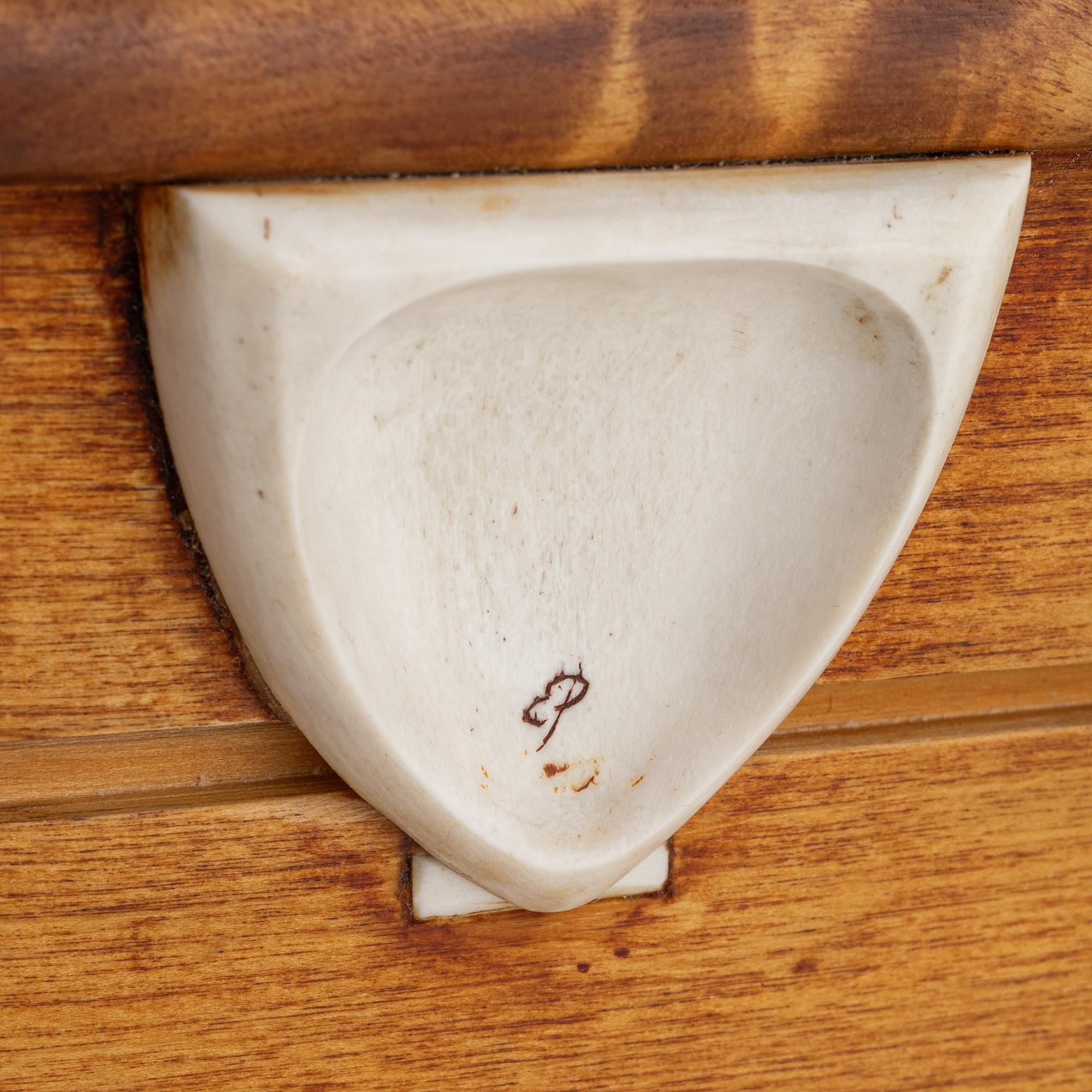 Esse Poggats, skrin, kisa, signerad.