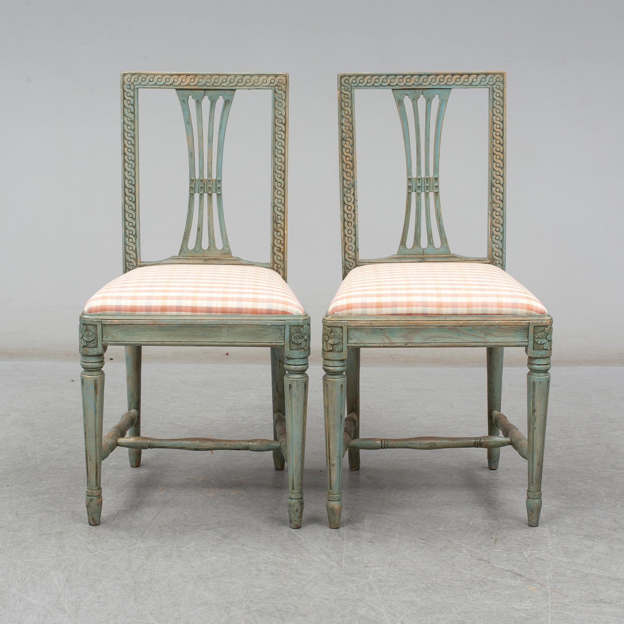 STOLAR, ett par, gustaviansk stil, 1800-talets andra hälft.