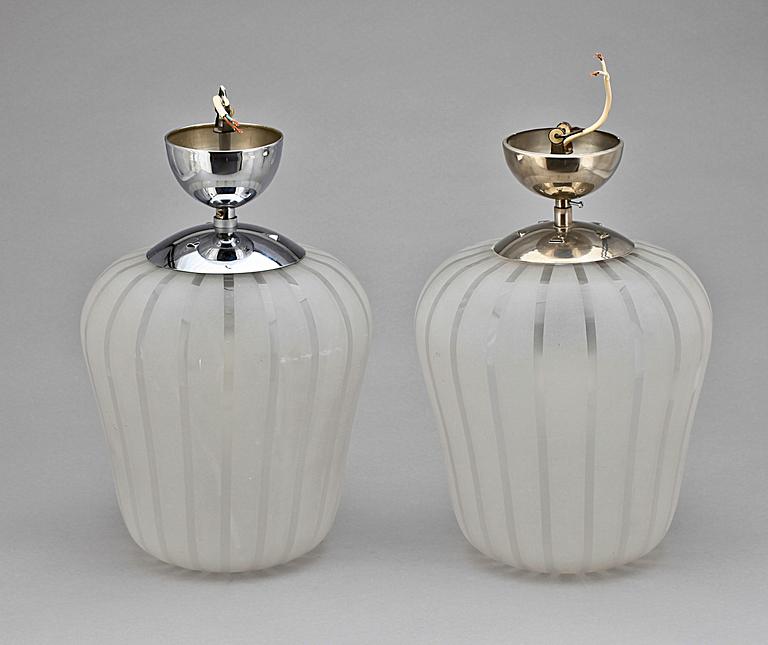 TAKLAMPOR, ett par, funkis, 1930-/40-tal. H ca 38.