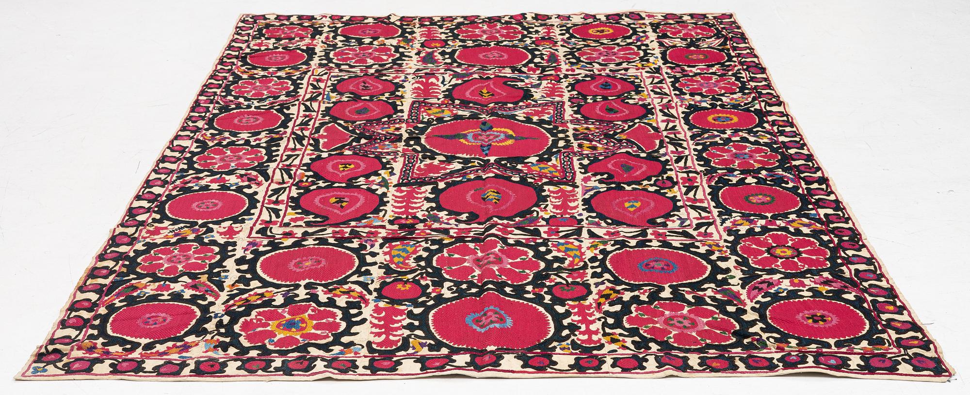 Semiantikt Suzani-broderi, Uzbekistan, ca 265 x 175 cm.