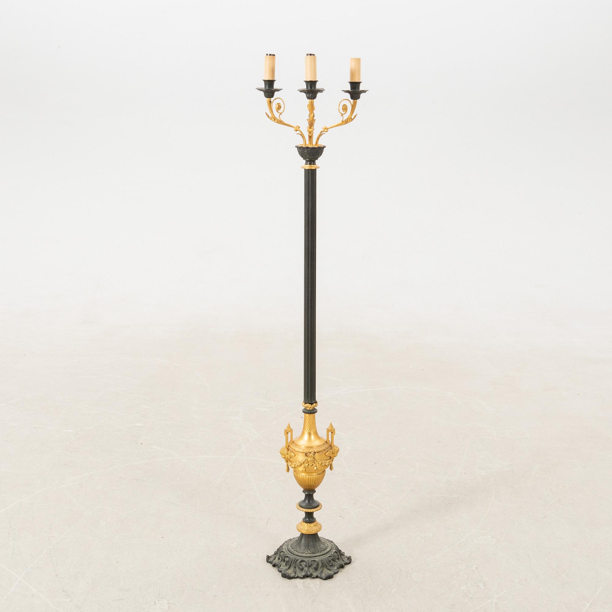 Floor candelabrum Louis XV style, second half of the 20th century.