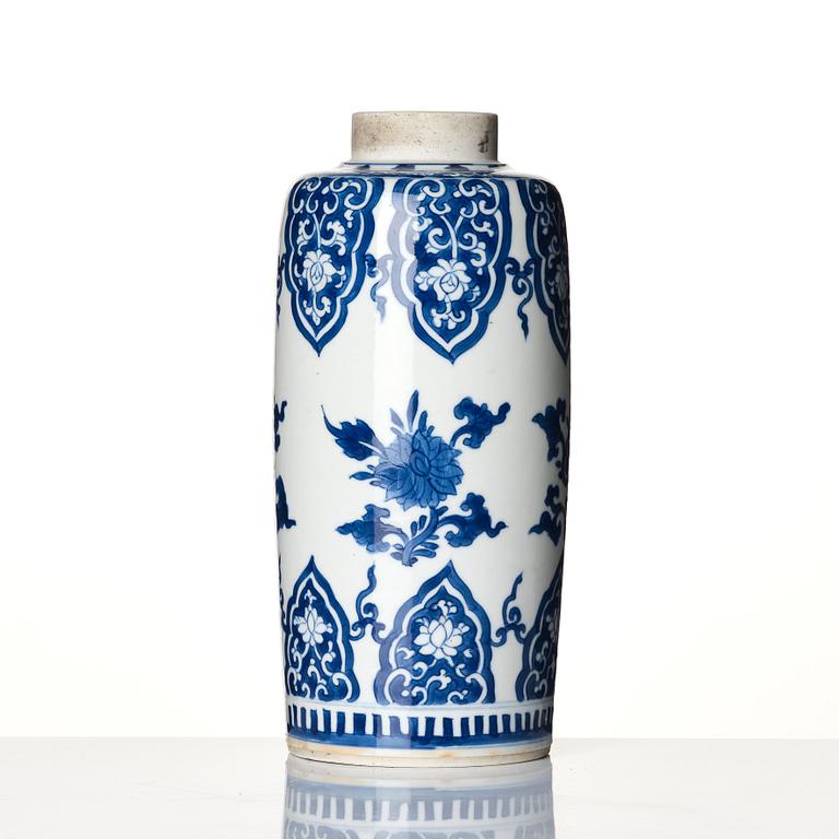 Vas, porslin, Qingdynastin, Kangxi (1662-1722).