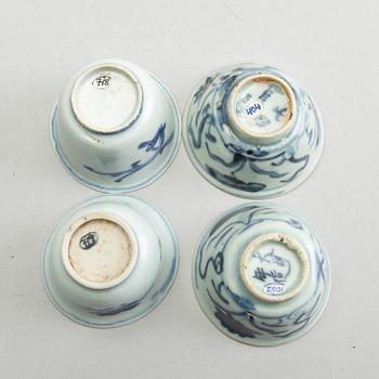 Koppar, 4 stycken, porslin. Mingdynastin (1368-1644).