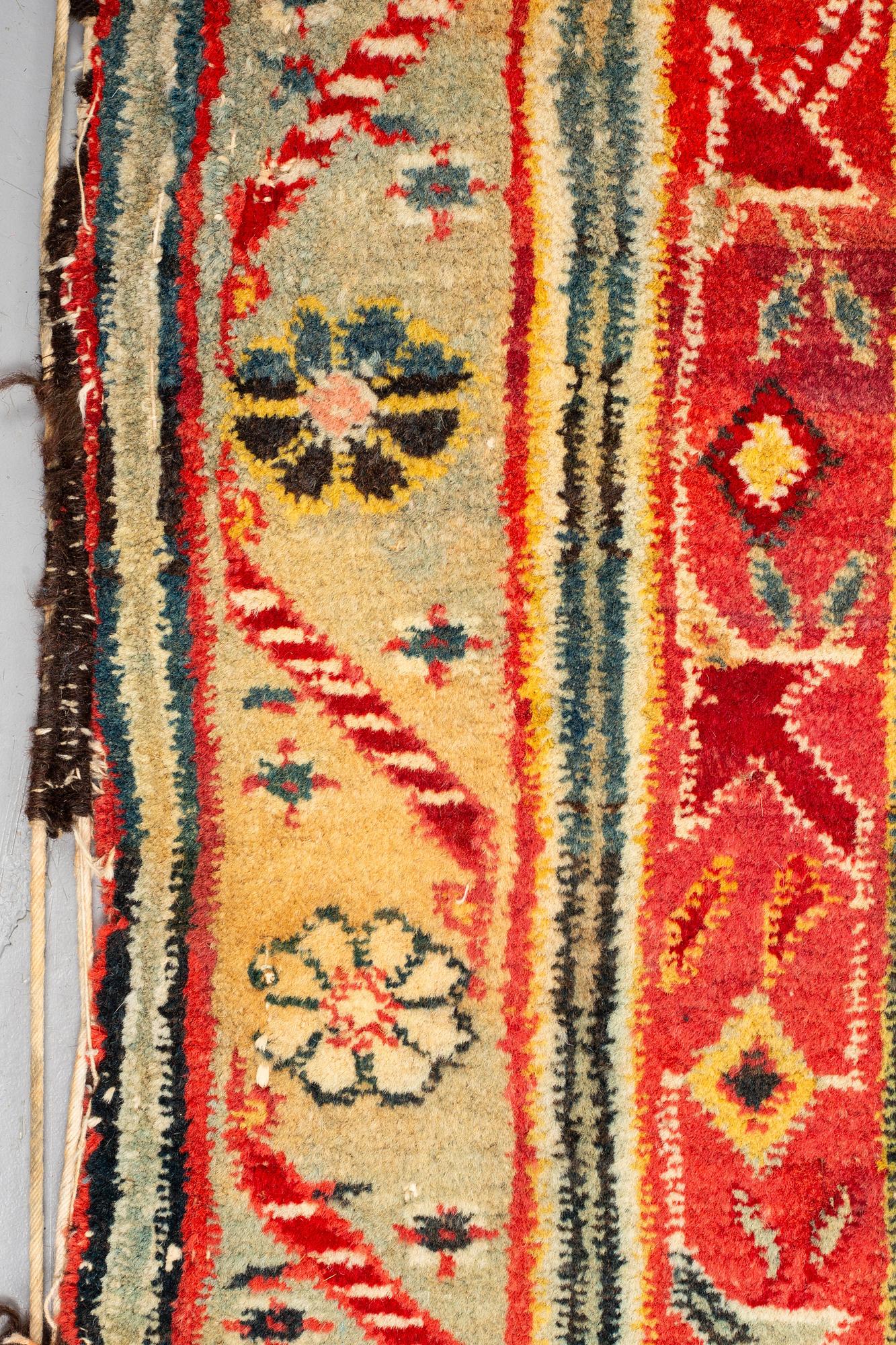 Matta, antik Indisk, sannolikt Agra, ca 467,5-474 x 369,5-374 cm.