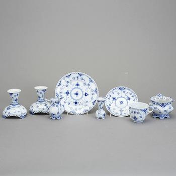 KAFFESERVIS, 25 delar, bl.a. "Musselmalet helblond", Royal Copenhagen.