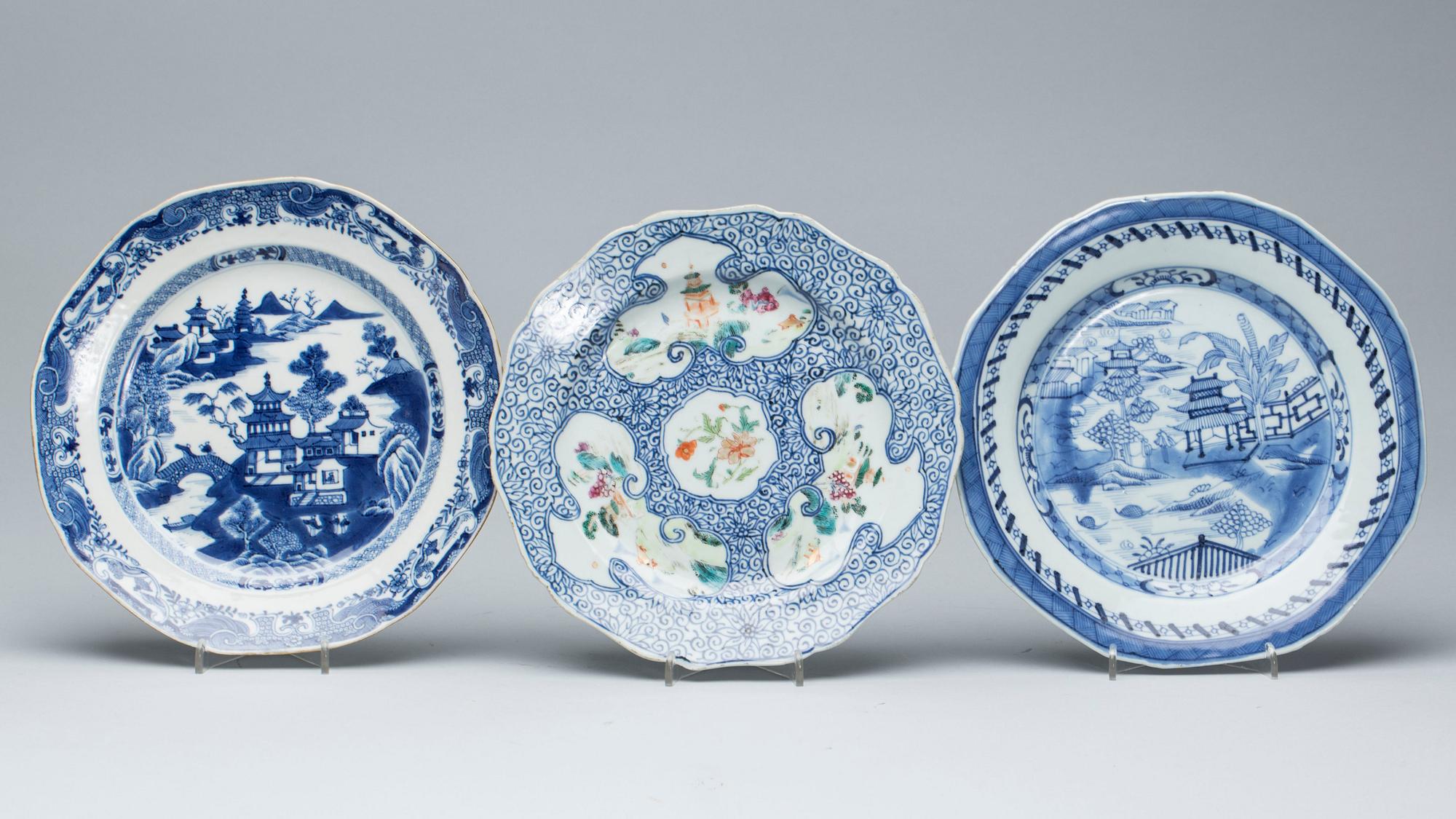 TALLRIKAR, porslin, 7 st, Mestadels Qianlong. 1700/1800-tal.