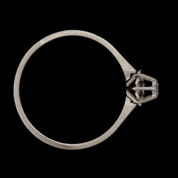 RING, 18k viktguld med briljantslipad diamant ca 0,01 ct. Vikt ca 2 gram.