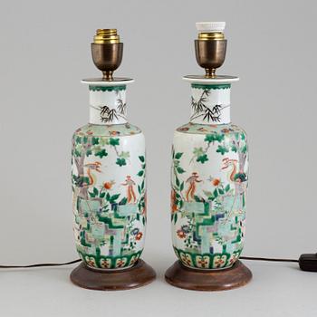 A PAIR OF CHINESE PORCELAIN TABLE LAMPS, 20th century.