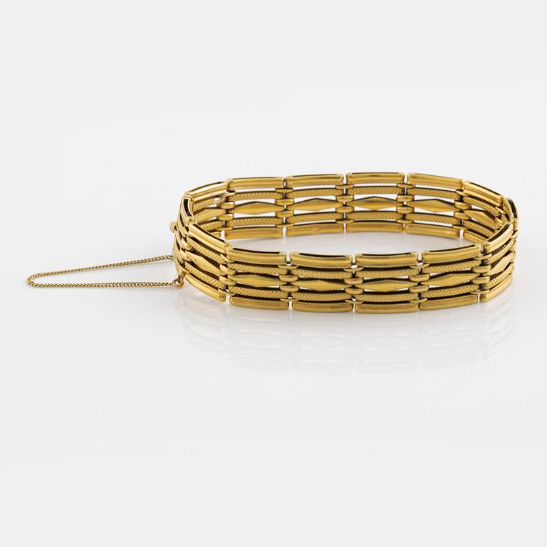 14K gold bracelet.