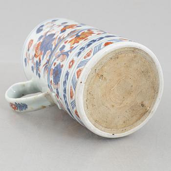 Mugg, porslin, Kina, Qingdynastin, Kangxi (1662-1722).